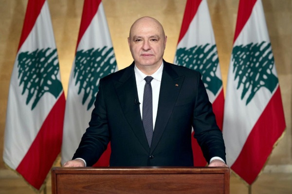 الرئيس اللبناني يغادر إلى واشنطن حيث يلتقي دونالد ترامب الرئيس اللبناني يغادر إلى واشنطن حيث يلتقي دونالد ترامب