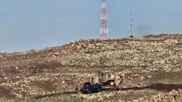 سوريا توغل إسرائيلي جديد بريف القنيطرة وإقامة حاجز تفتيش سوريا توغل إسرائيلي جديد بريف القنيطرة وإقامة حاجز تفتيش