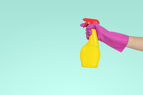 منتجات التنظيف المعطرة تنتج تلوثا خفيا يخترق مجرى الدم ويصل إلى الرئتين