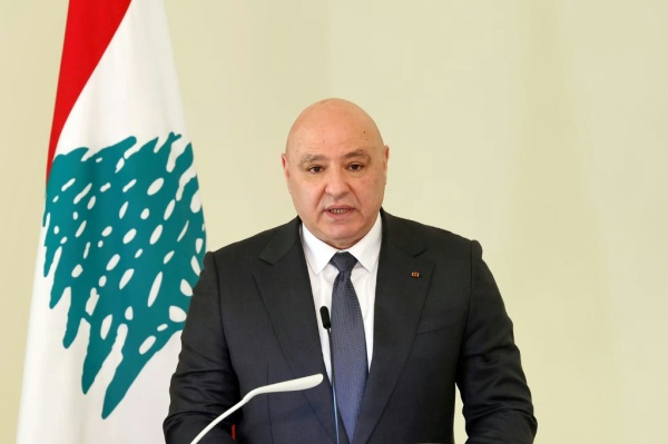 الرئيس اللبناني يطالب واشنطن بتحرك عاجل لوقف الغارات الإسرائيلية على الجنوب الرئيس اللبناني يطالب واشنطن بتحرك عاجل لوقف الغارات الإسرائيلية على الجنوب