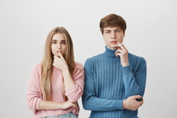كيف تفهم الفتيات صمت الشباب كيف تفهم الفتيات صمت الشباب