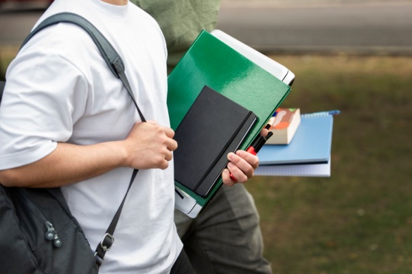 ماذا تفعل إذا اكتشفت أن التخصص الجامعي الذي اخترته لا يناسب طموحك المستقبلي ماذا تفعل إذا اكتشفت أن التخصص الجامعي الذي اخترته لا يناسب طموحك المستقبلي