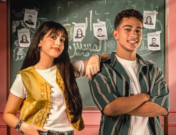الوجوه الشابة تتألق في مسلسل 50 50 حضور لافت وبصمة مميزة