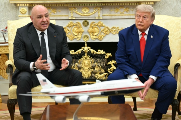 الرئيس اللبناني قرار ترامب بإلغاء قيود النقل الجوي يعكس الثقة بإجراءات لبنان لضمان سلامة الطيران الرئيس اللبناني قرار ترامب بإلغاء قيود النقل الجوي يعكس الثقة بإجراءات لبنان لضمان سلامة الطيران