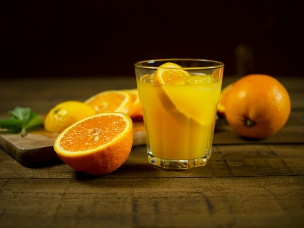 طرق مدهشة يمكن لعصير البرتقال الصباحي من خلالها تعزيز صحتك طرق مدهشة يمكن لعصير البرتقال الصباحي من خلالها تعزيز صحتك