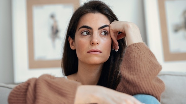 لماذا يؤثر التوتر في الوظائف العقلية للمرأة أكثر من الرجل
