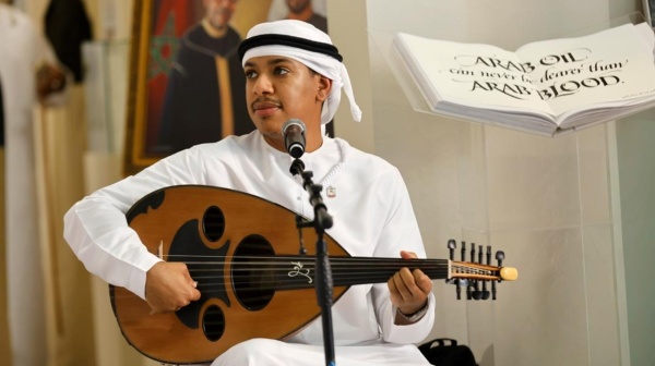 عروض الفنون الشعبية الإماراتية تخطف الأنظار في معرض الفرس للجديدة بالمغرب عروض الفنون الشعبية الإماراتية تخطف الأنظار في معرض الفرس للجديدة بالمغرب