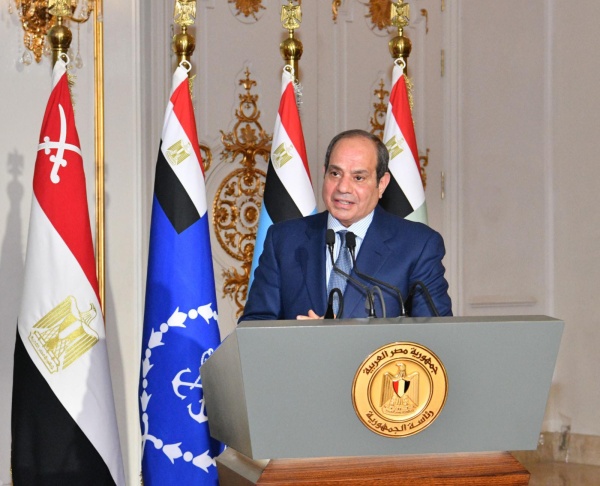 الرئيس السيسي يحسم جدل تعديل الدستور ويؤكد دعم دول الخليج الرئيس السيسي يحسم جدل تعديل الدستور ويؤكد دعم دول الخليج