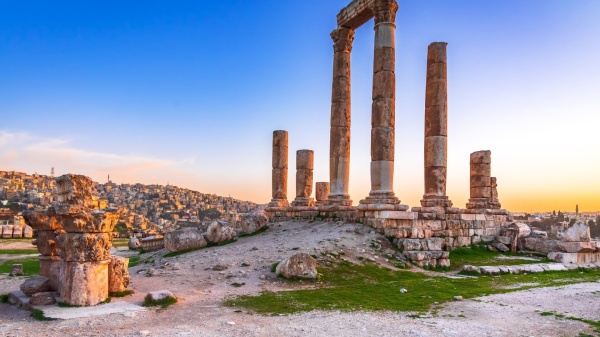الأردن في الخريف وجهات تكتسي بألوان الطبيعة الساحرة الأردن في الخريف وجهات تكتسي بألوان الطبيعة الساحرة