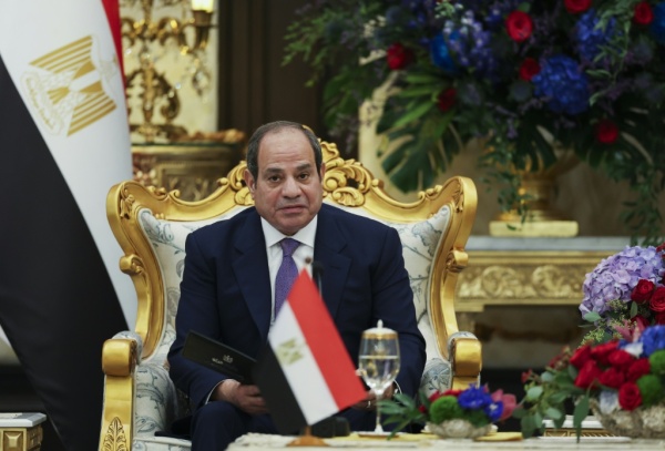 الرئيس المصري الإخطار المسبق والتشاور بشأن مشروعات النيل لبناء الثقة لا لتعطيل التنمية الرئيس المصري الإخطار المسبق والتشاور بشأن مشروعات النيل لبناء الثقة لا لتعطيل التنمية