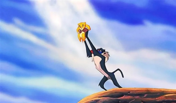 طفل حقيقي وراء أيقونية the lion king قصة مشهد رفع سيمبا طفل حقيقي وراء أيقونية the lion king قصة مشهد رفع سيمبا