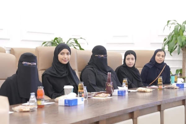 18 طالبا يباشرون تجربة التطوع الاحترافي في أمانة الشرقية 18 طالبا يباشرون تجربة التطوع الاحترافي في أمانة الشرقية
