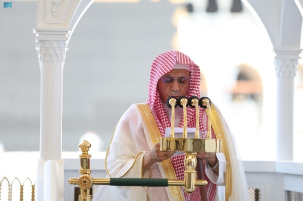 إمام الحرم على قدر افتقار العبد إلى ربه يكون توفيقه وسعادته إمام الحرم على قدر افتقار العبد إلى ربه يكون توفيقه وسعادته
