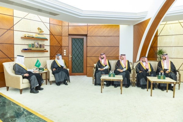 أمير الشرقية يستقبل مدير عام فرع وزارة النقل والخدمات اللوجستية بالمنطقة أمير الشرقية يستقبل مدير عام فرع وزارة النقل والخدمات اللوجستية بالمنطقة