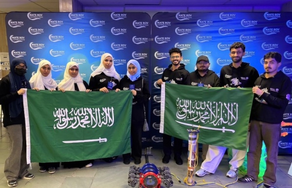 طلاب جامعة المؤسس يطورون غواصة روبوتية ويحصدون المركز السابع طلاب جامعة المؤسس يطورون غواصة روبوتية ويحصدون المركز السابع