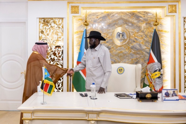 رئيس جنوب السودان يستقبل الخريجي ويبحثان التطورات الدولية رئيس جنوب السودان يستقبل الخريجي ويبحثان التطورات الدولية