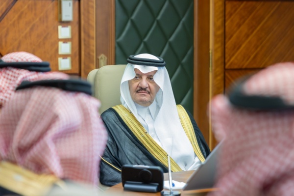 أمير الشرقية يستقبل المشرف على برنامج مستشفى قوى الأمن بالدمام