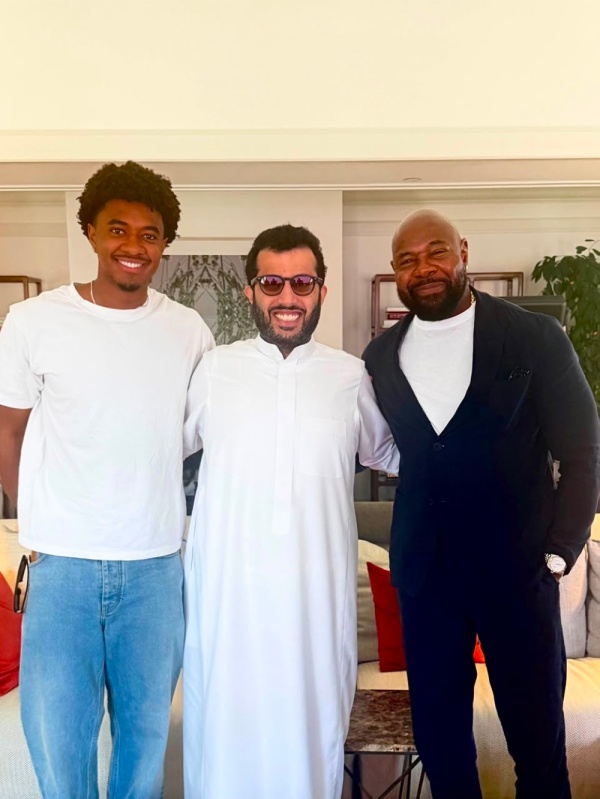 تركي آل الشيخ مفاجأة عالمية مع المخرج أنطوان فوكوا تركي آل الشيخ مفاجأة عالمية مع المخرج أنطوان فوكوا