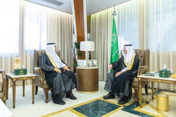 أمير الشرقية يستقبل رئيس الهيئة السعودية للمياه ويط لع على جهودها في المنطقة