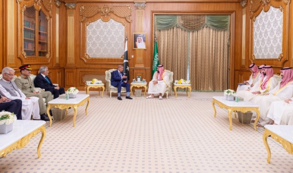 ولي العهد يلتقي رئيس وزراء باكستان في مكة المكرمة اليوم