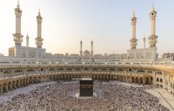 الشؤون الدينية تعلن خطيبي الجمعة في الحرمين الشريفين لـ8 ربيع الأول الشؤون الدينية تعلن خطيبي الجمعة في الحرمين الشريفين لـ8 ربيع الأول