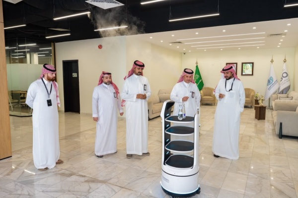 توظيف الروبوتات في العمليات الميدانية والخدمات البلدية بالشرقية