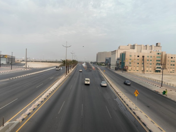 تأهيل جسر خادم الحرمين بالخبر صيانة الأسفلت وفواصل التمدد ووسائل السلامة