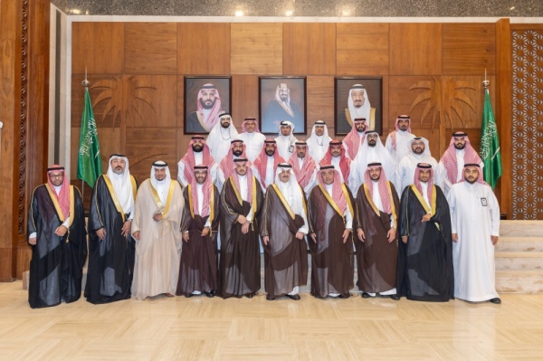 أمير المنطقة الشرقية يط لع على جهود وإنجازات بنك التنمية الاجتماعية بالمنطقة أمير المنطقة الشرقية يط لع على جهود وإنجازات بنك التنمية الاجتماعية بالمنطقة
