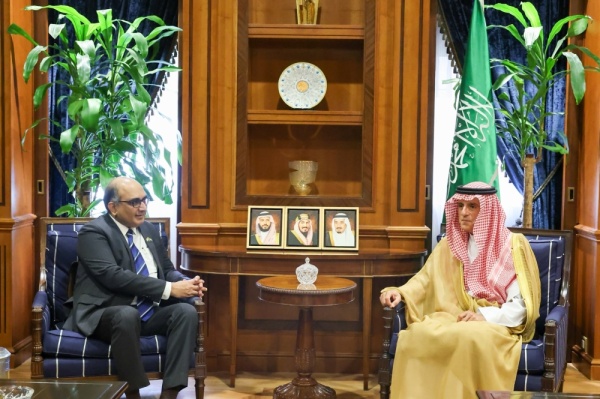 وزير الدولة للشؤون الخارجية يستقبل سفير الهند المعي ن حديث ا لدى المملكة