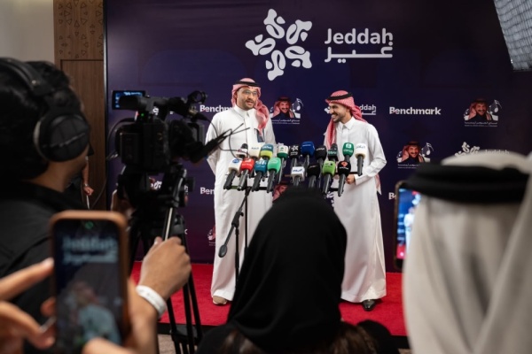عايض جمهور جدة أسطوري وأختار أغنياتي وفق تفاعل الحضور عايض جمهور جدة أسطوري وأختار أغنياتي وفق تفاعل الحضور