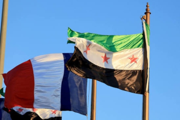 فرنسا تدعو إلى احترام القانون الدولي والحدود المرسومة لسوريا