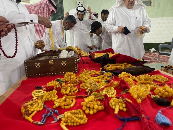 الشرقية مركز لهواة السبح والأحجار الكريمة والشباب يبتكرون اتجاهات جديدة الشرقية مركز لهواة السبح والأحجار الكريمة والشباب يبتكرون اتجاهات جديدة
