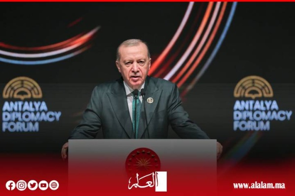 أردوغان يتهم إسرائيل بزعزعة استقرار الشرق الأوسط ويحذر من مخاطرها على تركيا