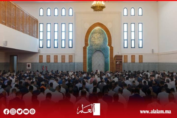 أول صلاة جمعة بمسجد المقر الجديد للأمن الوطني بالرباط تعزز البعد الروحي للمؤسسة الأمنية أول صلاة جمعة بمسجد المقر الجديد للأمن الوطني بالرباط تعزز البعد الروحي للمؤسسة الأمنية