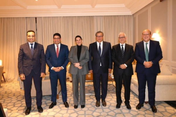 استجابة لانتظارات المغاربة الأغلبية الحكومية تنهي رسميا العمل بـ الساعة الإضافية وتعود إلى توقيت غرينيتش