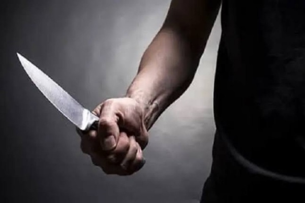 خلاف عابر داخل مقهى بالحسيمة يتحول إلى اعتداء بالسكين وإصابة شاب بجروح خطيرة خلاف عابر داخل مقهى بالحسيمة يتحول إلى اعتداء بالسكين وإصابة شاب بجروح خطيرة