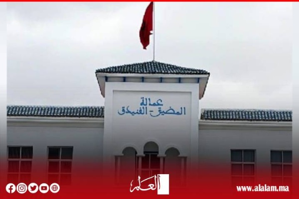 بعد خرق القرار العاملي عامل المضيق الفنيدق يوجه الأمن لزجر سائقي سيارات الأجرة المخالفين بعد خرق القرار العاملي عامل المضيق الفنيدق يوجه الأمن لزجر سائقي سيارات الأجرة المخالفين