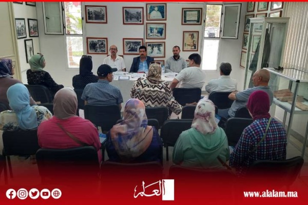 القصر الكبير ندوة من المقاومة إلى الوحدة والبناء في ظل العرش العلوي المجيد