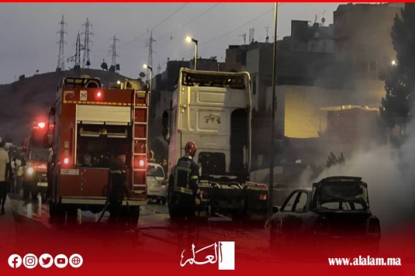 حريق يلتهم سيارة للنقل السري بأكادير ويعيد التحذير من مخاطر المركبات المعدلة حريق يلتهم سيارة للنقل السري بأكادير ويعيد التحذير من مخاطر المركبات المعدلة