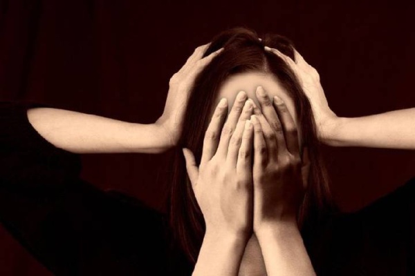 الأمراض النفسية معاناة صامتة بين الحاجة إلى العلاج والخوف من نظرة المجتمع