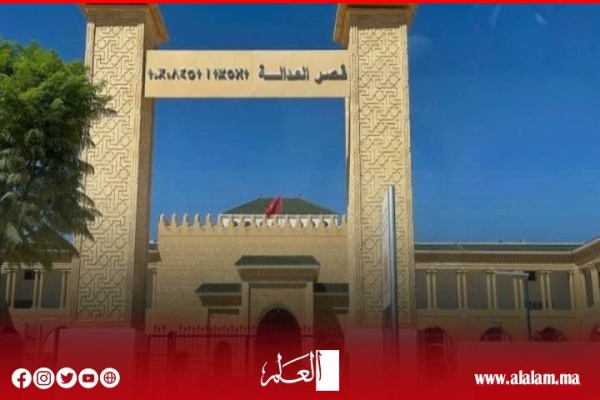 شكاية تتهم موثقة وصيدلانية بالتزوير في تفويت صيدلية تستنفر النيابة العامة بفاس