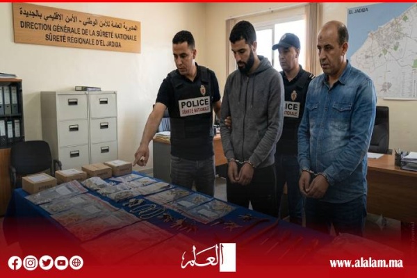 الجديدة الأمن يفك لغز سلسلة سرقات استهدفت منازل ويطيح بمشتبه فيهما الجديدة الأمن يفك لغز سلسلة سرقات استهدفت منازل ويطيح بمشتبه فيهما