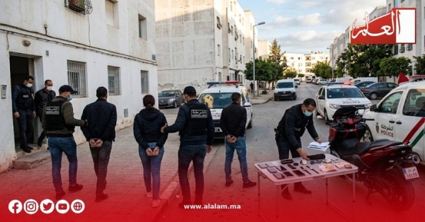 الشرطة تطيح بعصابة استهدفت سائقي التطبيقات بتامسنا الشرطة تطيح بعصابة استهدفت سائقي التطبيقات بتامسنا