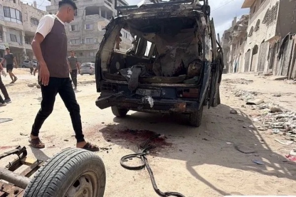ماكينة الاحتلال الإسرائيلي تواصل القتل وتحصد خمسة أرواح فلسطينية في غارة جوية ماكينة الاحتلال الإسرائيلي تواصل القتل وتحصد خمسة أرواح فلسطينية في غارة جوية
