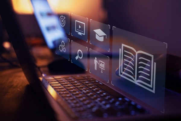 المحكمة الابتدائية بالحسيمة تصدر حكما في ملف يتعلق بالنشر الرقمي وحجب صفحات إلكترونية المحكمة الابتدائية بالحسيمة تصدر حكما في ملف يتعلق بالنشر الرقمي وحجب صفحات إلكترونية