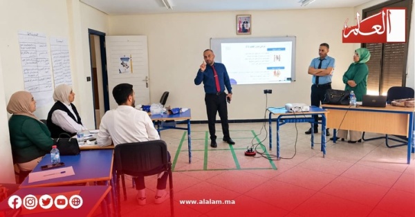 الحسيمة المدير الإقليمي للتعليم يتفقد تكوينات التدريس الصريح لفائدة أطر مؤسسات الريادة الحسيمة المدير الإقليمي للتعليم يتفقد تكوينات التدريس الصريح لفائدة أطر مؤسسات الريادة