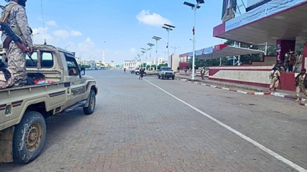اليمن الأمم المتحدة تحذر من احتمال مواجهات مسلحة في خورمكسر بعد رصد مسلحين في ساحة العروض بعدن اليمن الأمم المتحدة تحذر من احتمال مواجهات مسلحة في خورمكسر بعد رصد مسلحين في ساحة العروض بعدن
