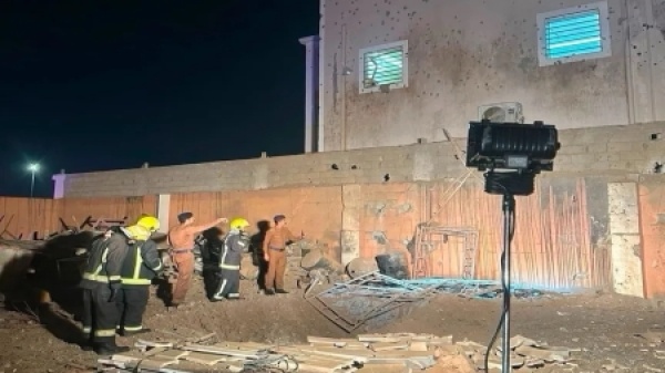 بروكسل الاتحاد الأوروبي يدعو الحوثيين إلى الوقف الفوري لهجماتهم داخل اليمن وخارجه بروكسل الاتحاد الأوروبي يدعو الحوثيين إلى الوقف الفوري لهجماتهم داخل اليمن وخارجه