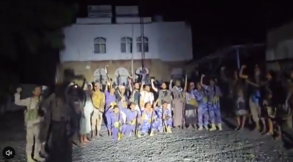 circulated scenes documenting the entry of sana a forces into al masrakh district in taiz circulated scenes documenting the entry of sana a forces into al masrakh district in taiz