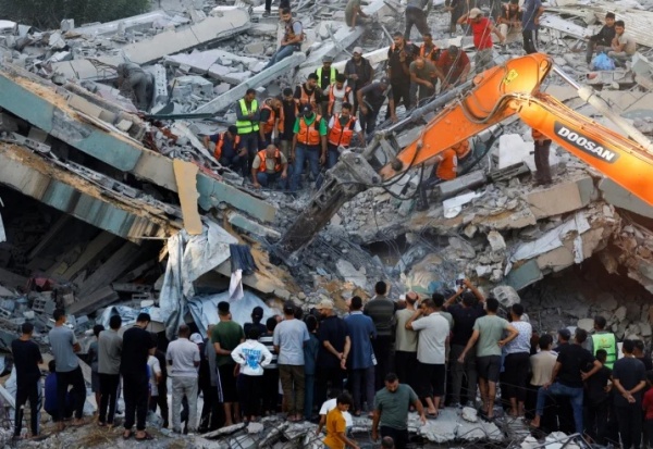 انتشال 11 شهيدا فلسطينيا وعشرات المفقودين تحت الأنقاض في مدينة غزة